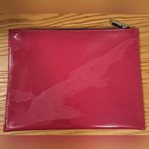 NWOT YSL Saint Laurent Vegan Patent Fuschia Cosmetic Makeup Beauty Bag - Picture 2 of 7